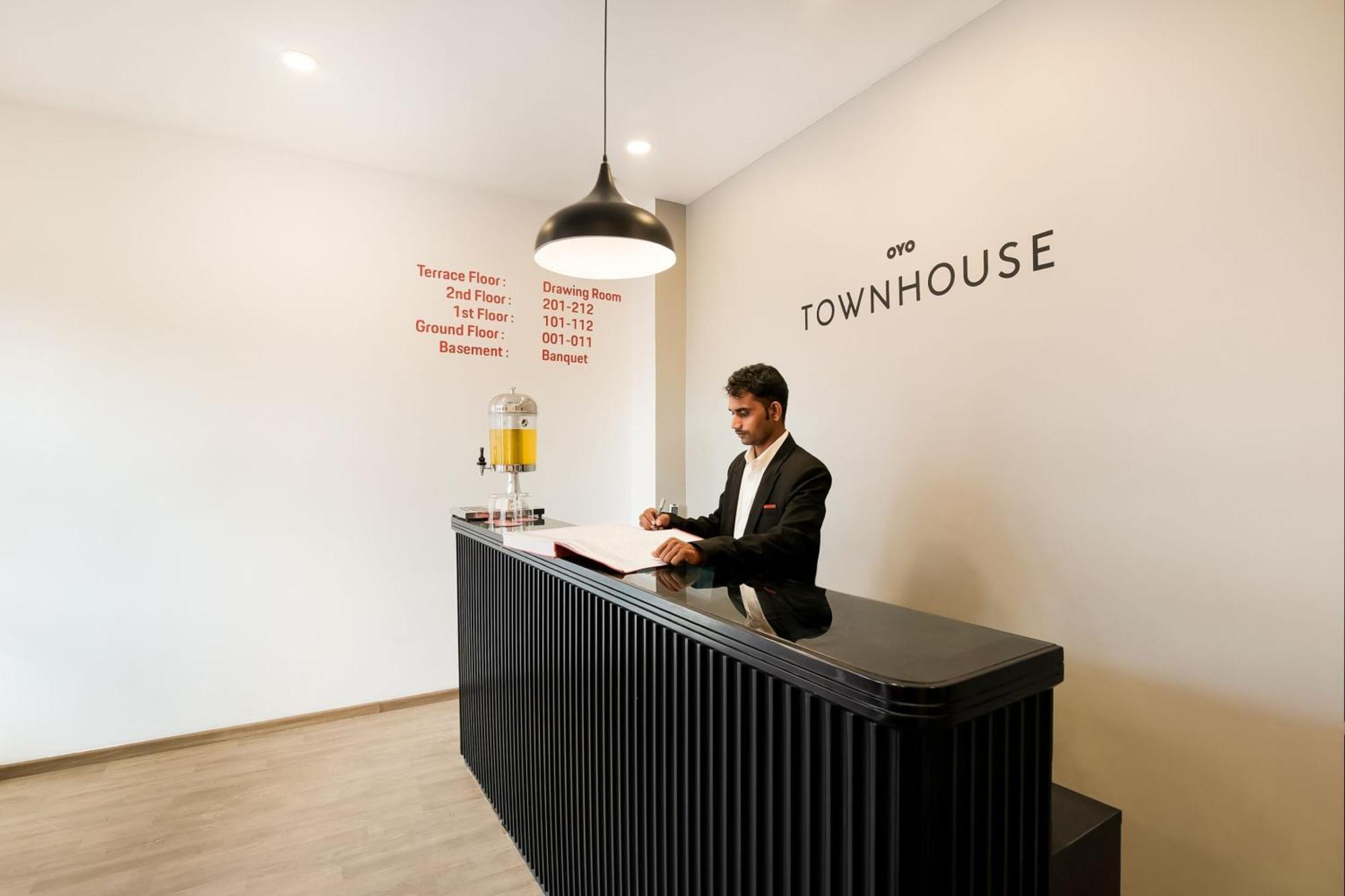 Townhouse The Awadh Airport Near Chaudhary Charan Singh International Airport Hotel Bijnaur Exterior photo